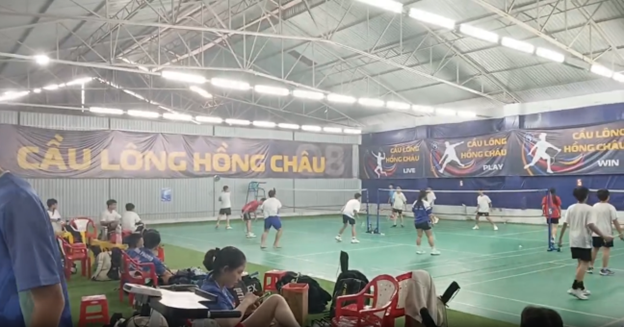 Sân cầu lông Hồng Châu